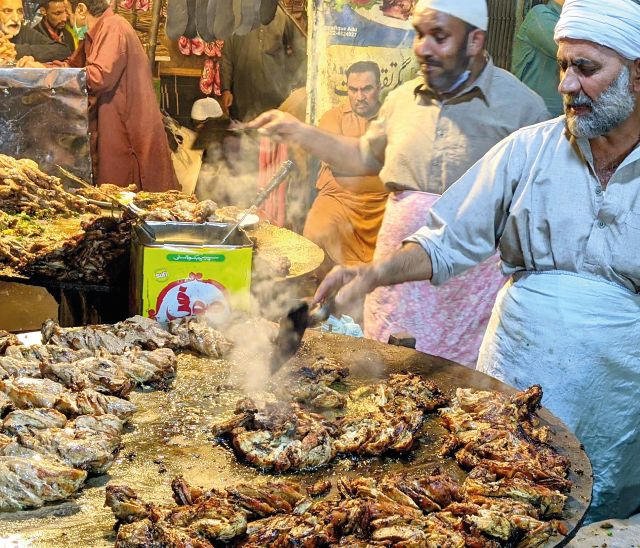 tawa's op markt in Lahore